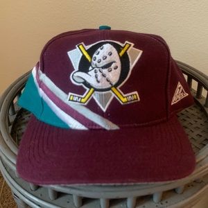 Vintage Mighty Ducks NHL Apex Snap Back